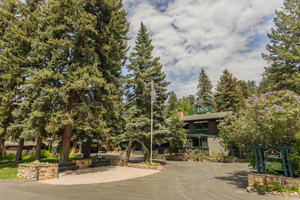 Highland Haven Creekside Inn 43/50