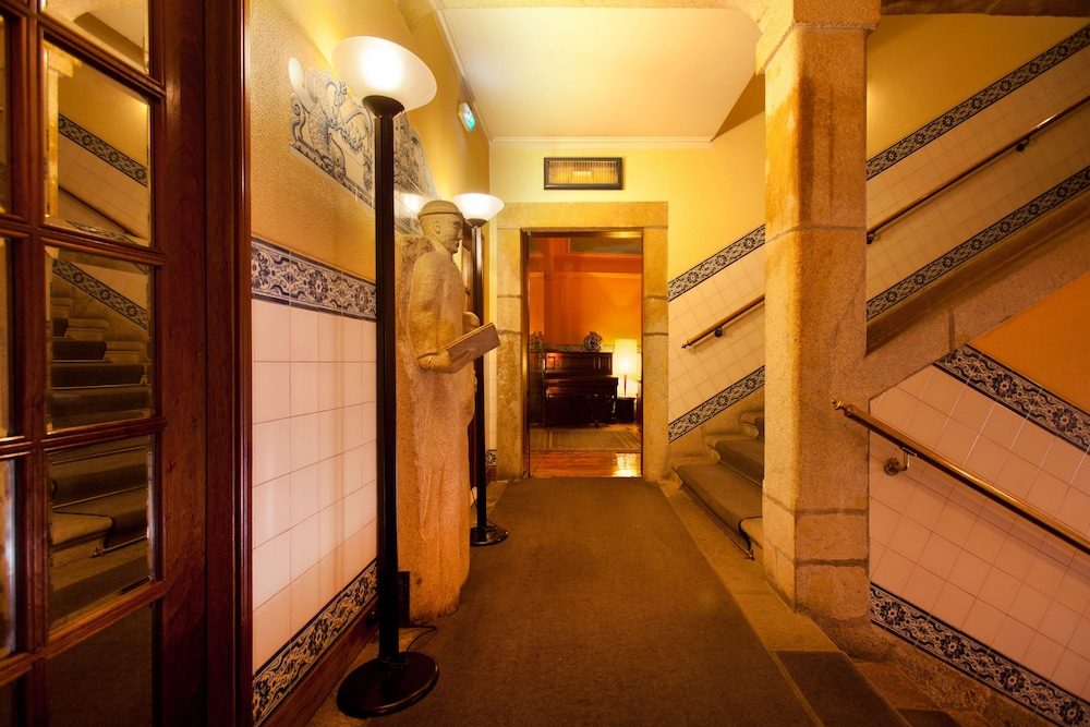 Internacional Hotel 48/48
