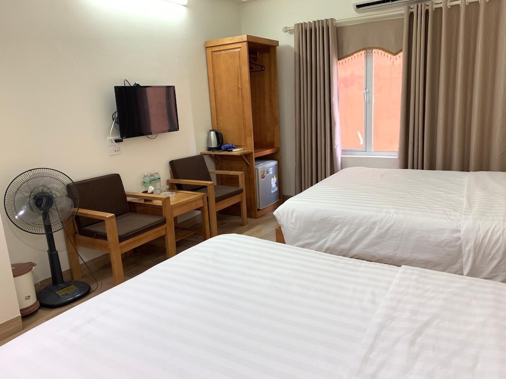 Dragon Airport Hotel 8/49