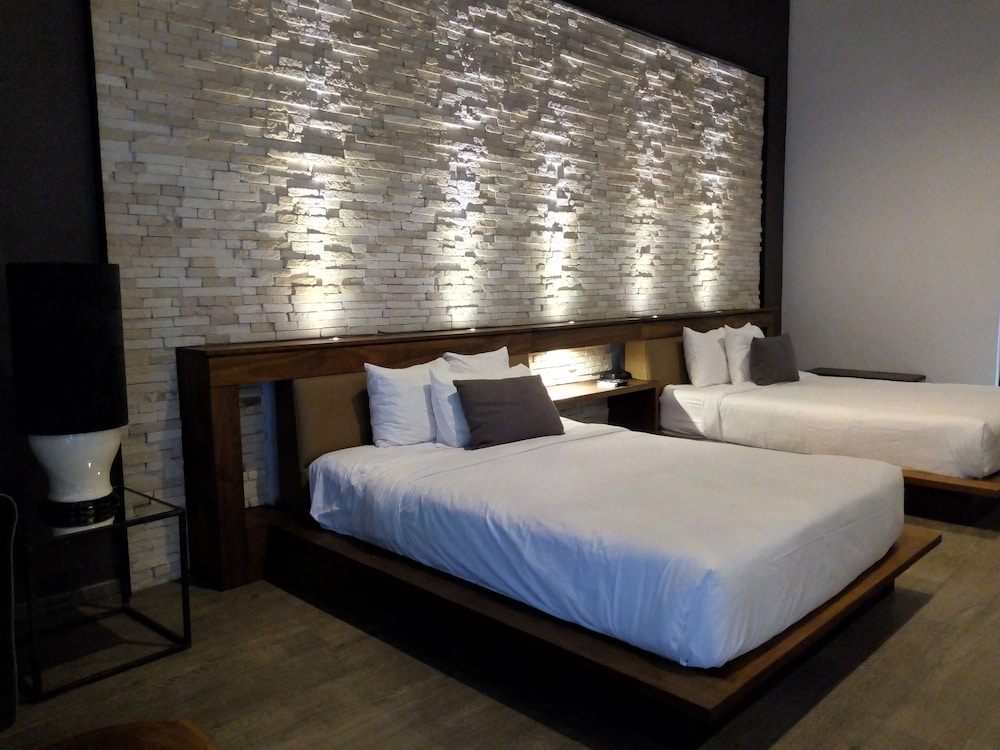 Meson de Santa Rosa Luxury Hotel 24/70