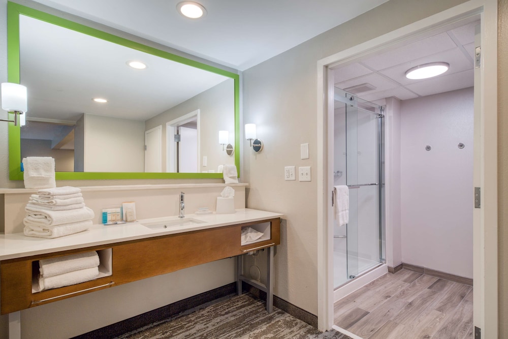 Hampton Inn And Suites Wilmington-Wrightsville Beach 24/74
