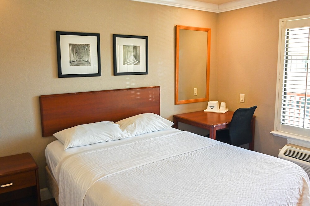 Room, Queen Bed, Smoking