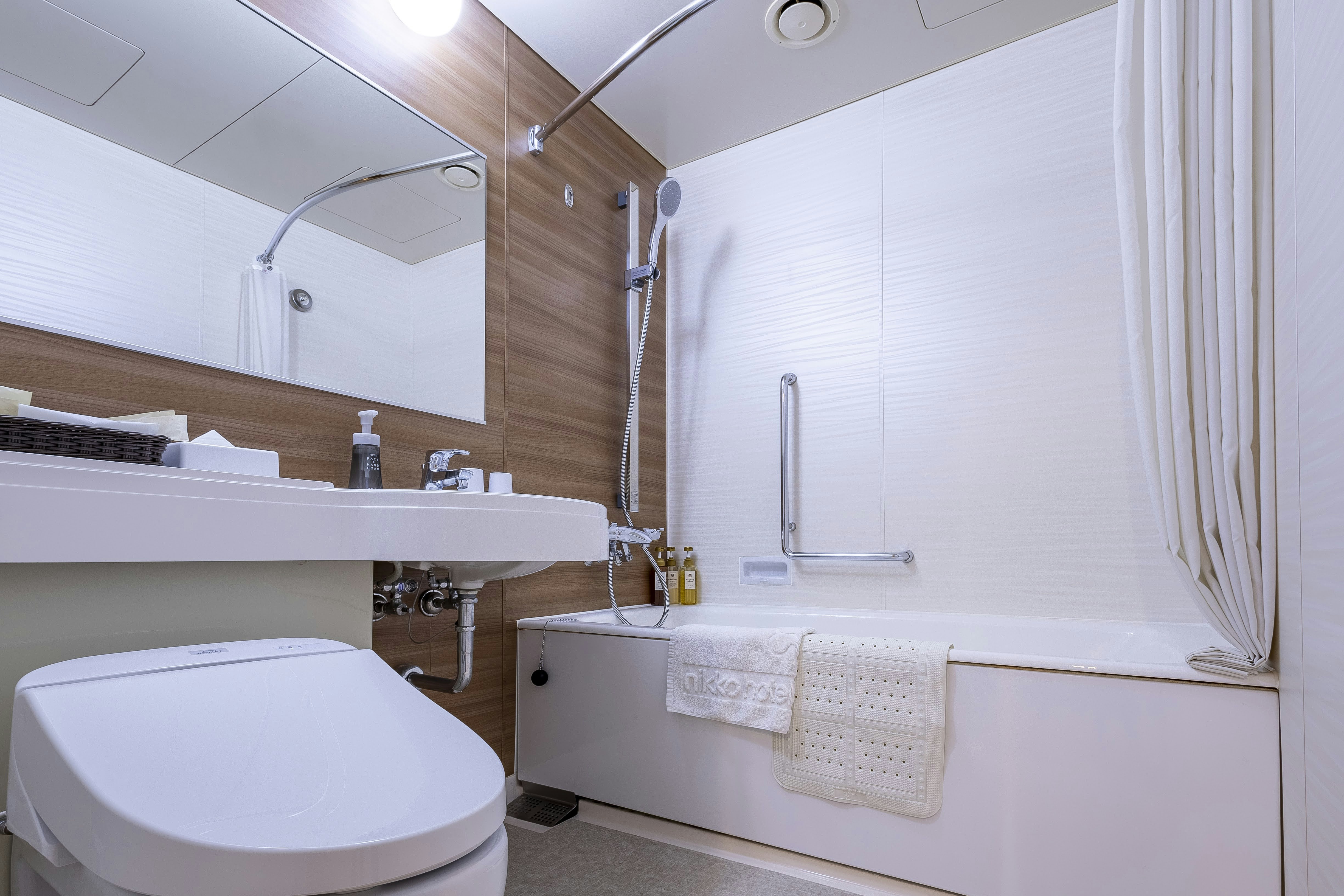 Moderate, Twin Beds