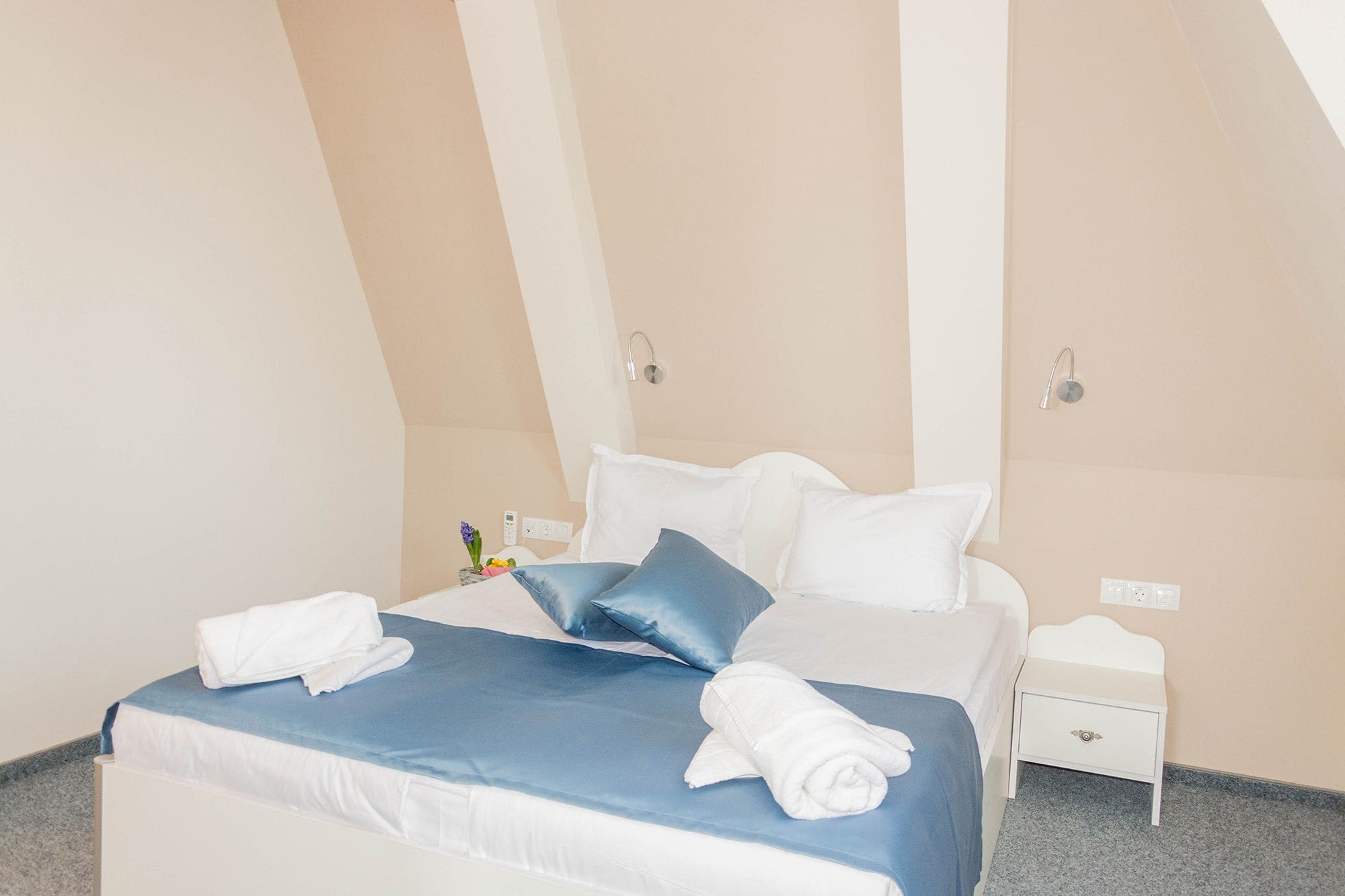 STANDARD, DOUBLE BED