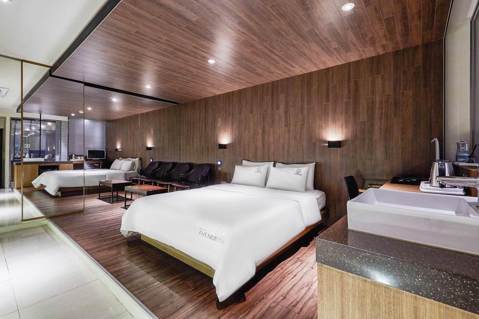 Avenue Nine Hotel 29/36