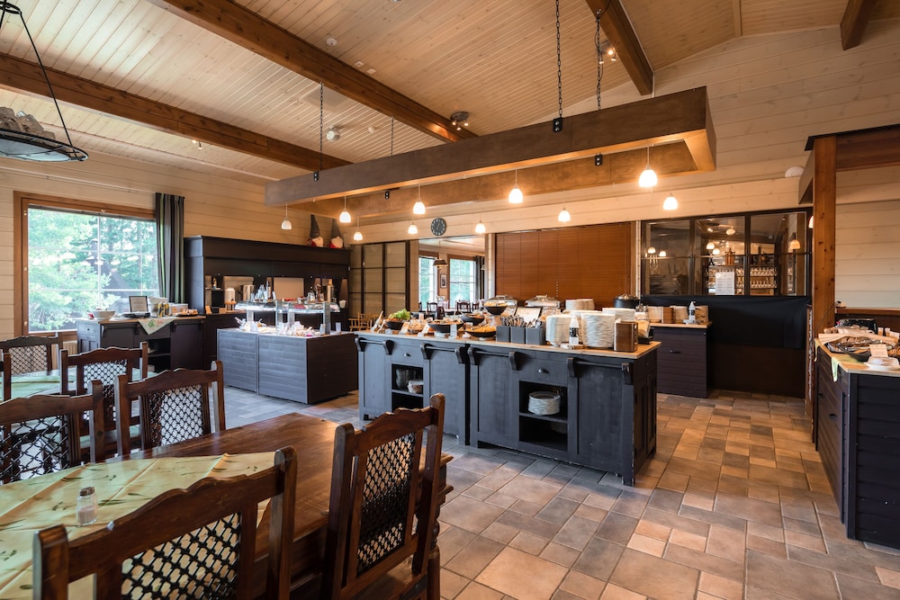 restaurant cafeteria