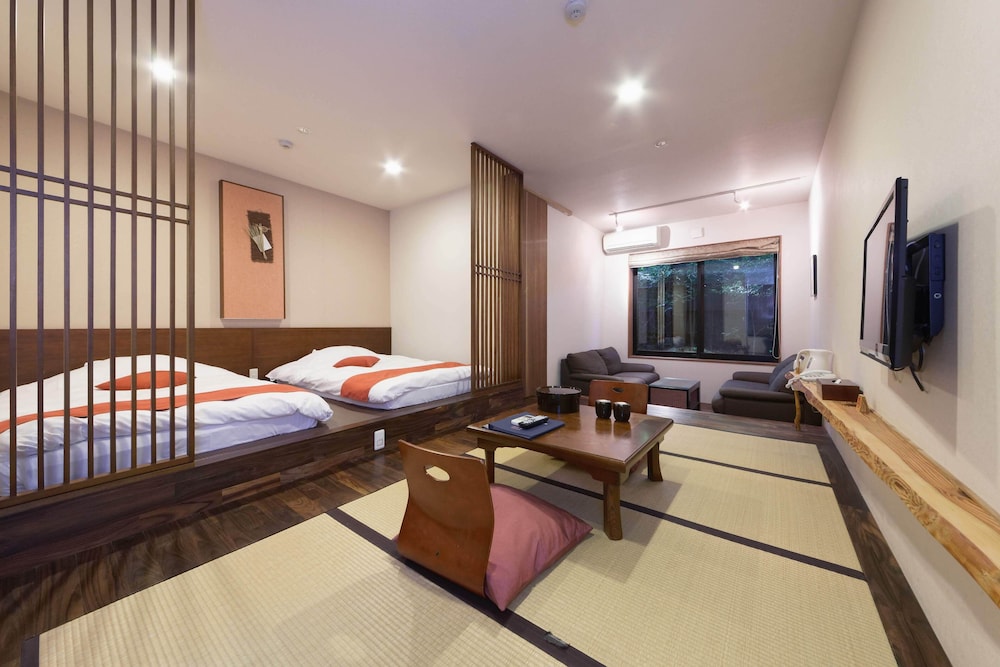 Japanese Western, 4 Futon Beds, Outdoor Bath, Annex