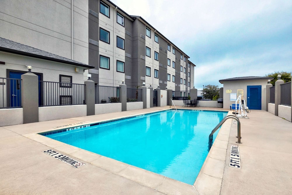 Motel6 Marble Falls, TX 6/51