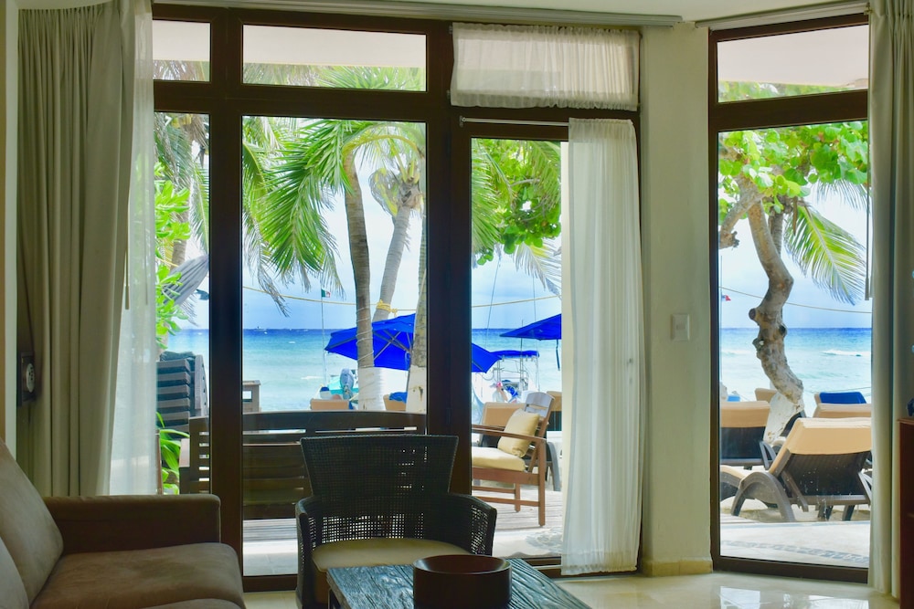 Playa Palms Hotel 39/69