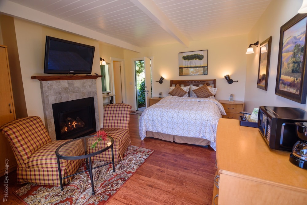 Inn at Buckhorn Cove 17/59