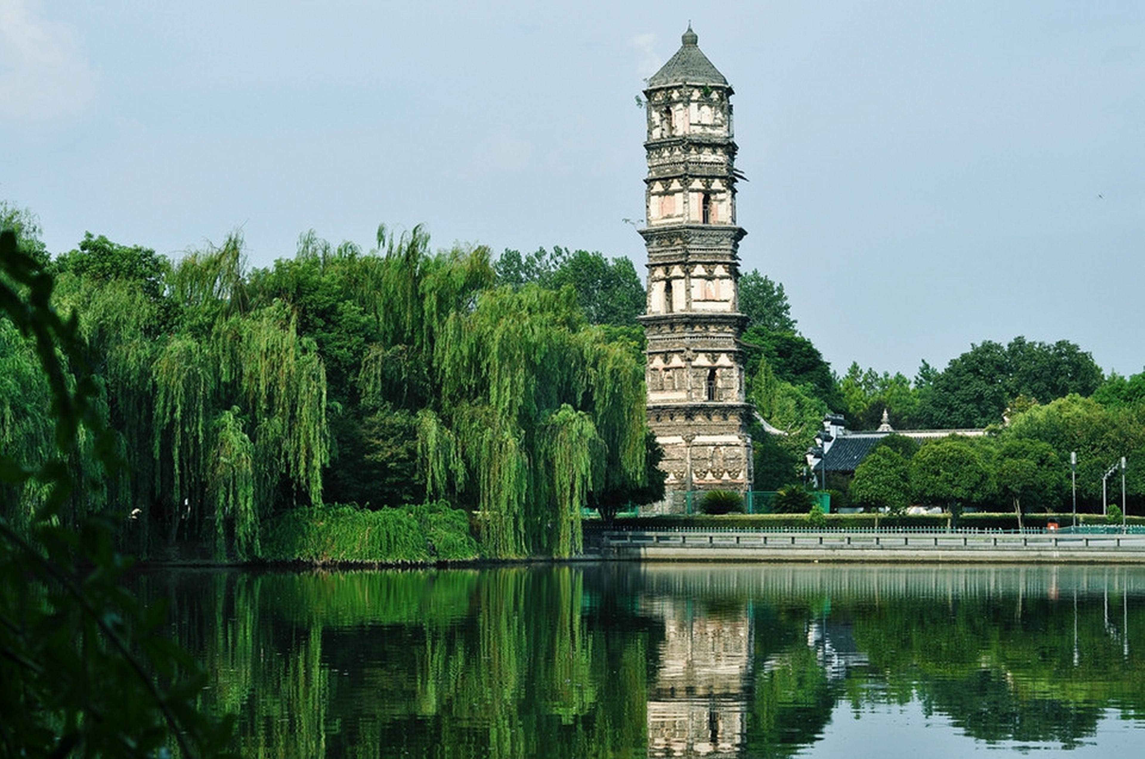 Kingdom Hotel Yiwu 48/55
