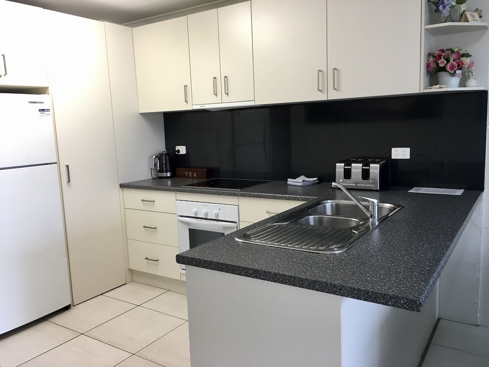 Burleigh Palms Holiday Apartments 63/75