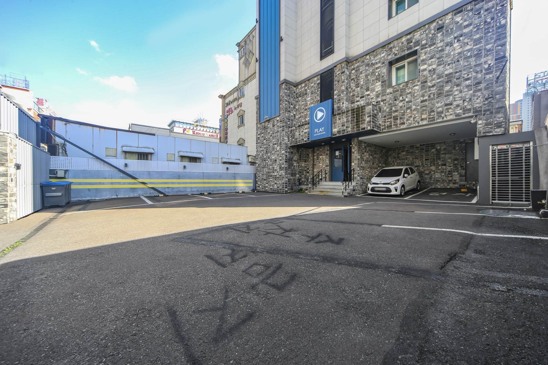 Play Hotel 69/76