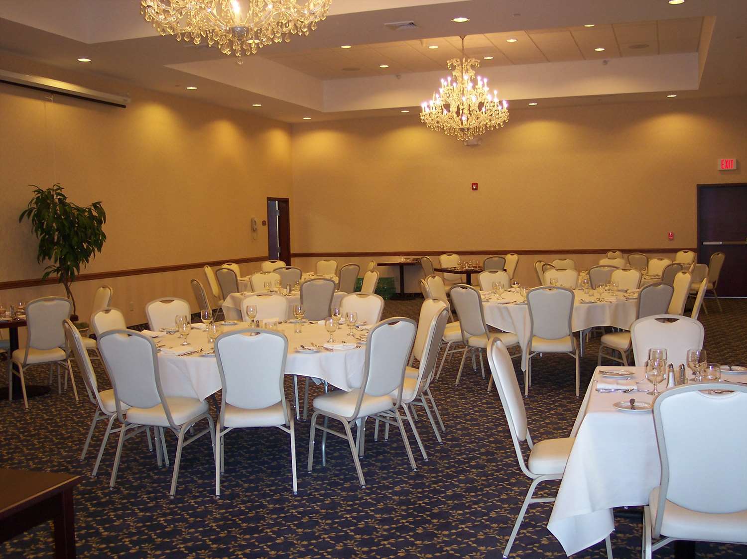 Best Western Plus Ticonderoga Inn & Suites 34/35