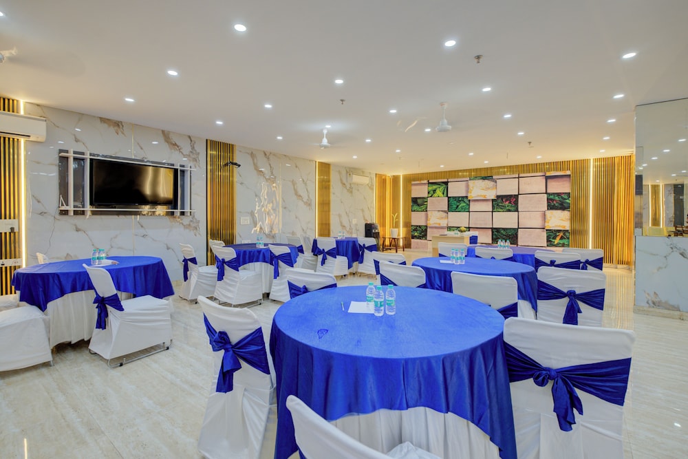 BlueNeck Sec 47 Near Medanta - The Medicity Gurugram 39/43