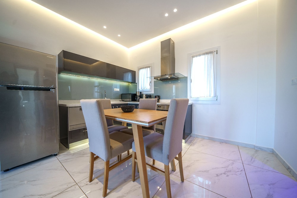 Elysian Suites 5/61