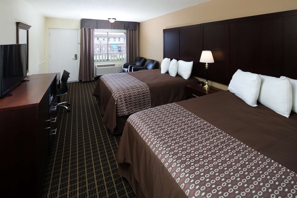 GuestPlace Inn & Suites 8/17