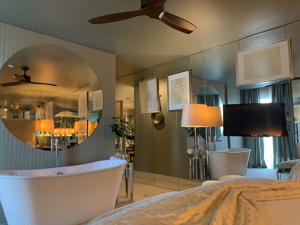 Carmo's Boutique Hotel 63/86