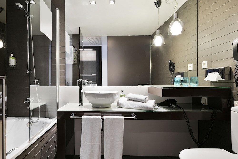 Hotel Barcelona Condal Mar Affiliated by Melia 25/67