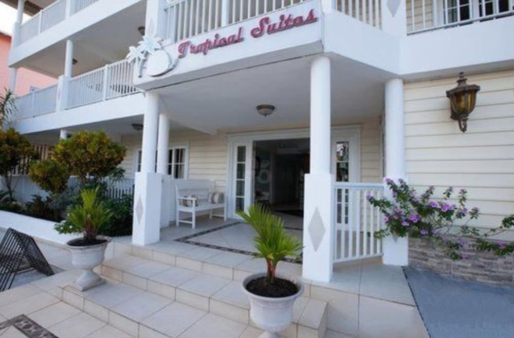 Tropical Suites Hotel in BOCAS DEL TORO