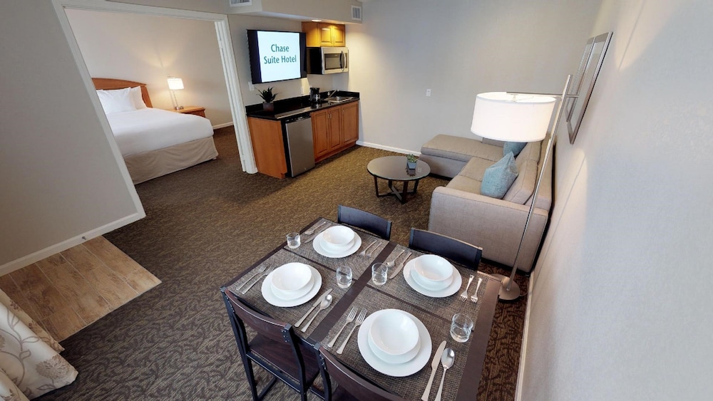 Chase Suite Hotel Brea 49/55