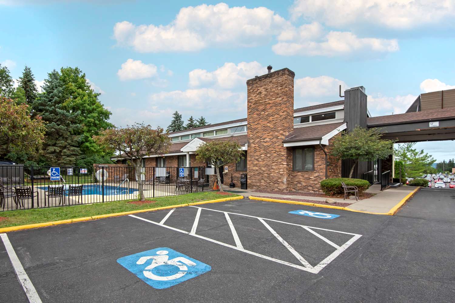 Best Western University Inn 40/44