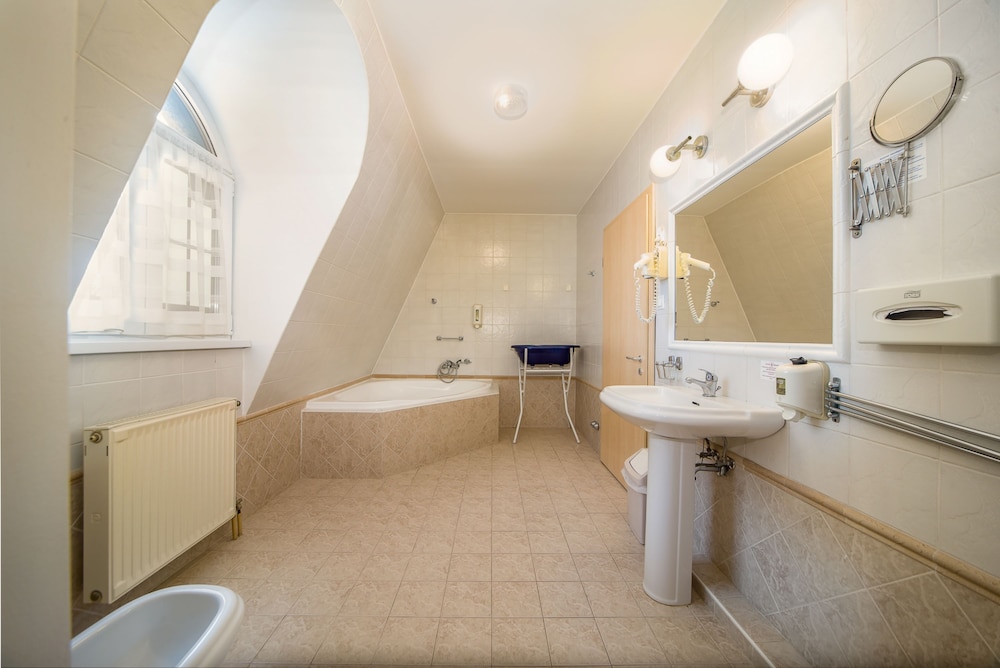 Hotel Piroska Buk 50/50