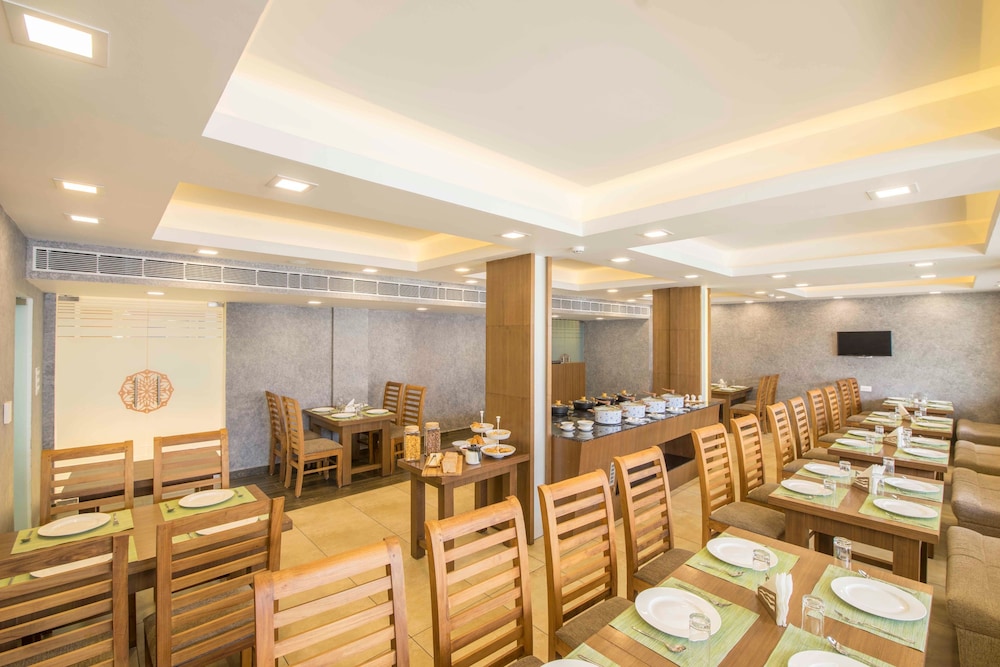 Sidra Pristine Hotel & Portico Halls 37/50