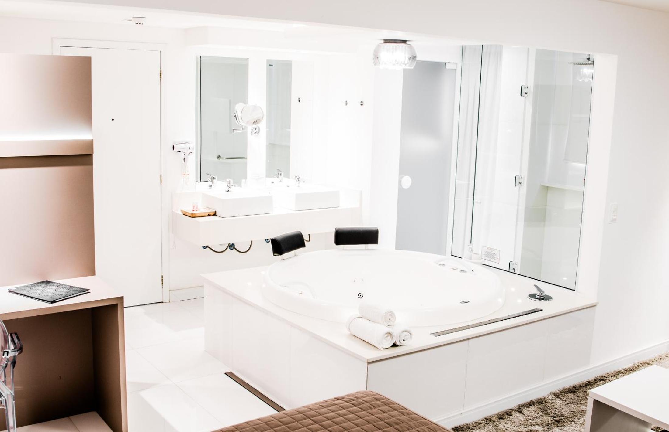 جناح بسرير كوين، Hotel Rieger 3/10