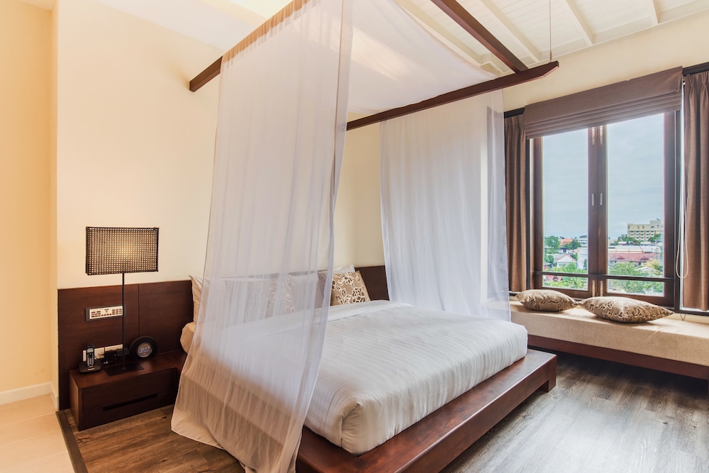 De Chai Colonial Hotel & Spa 24/77