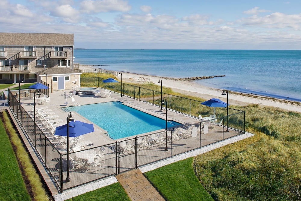 Ocean Mist Beach Hotel Suites 19/32