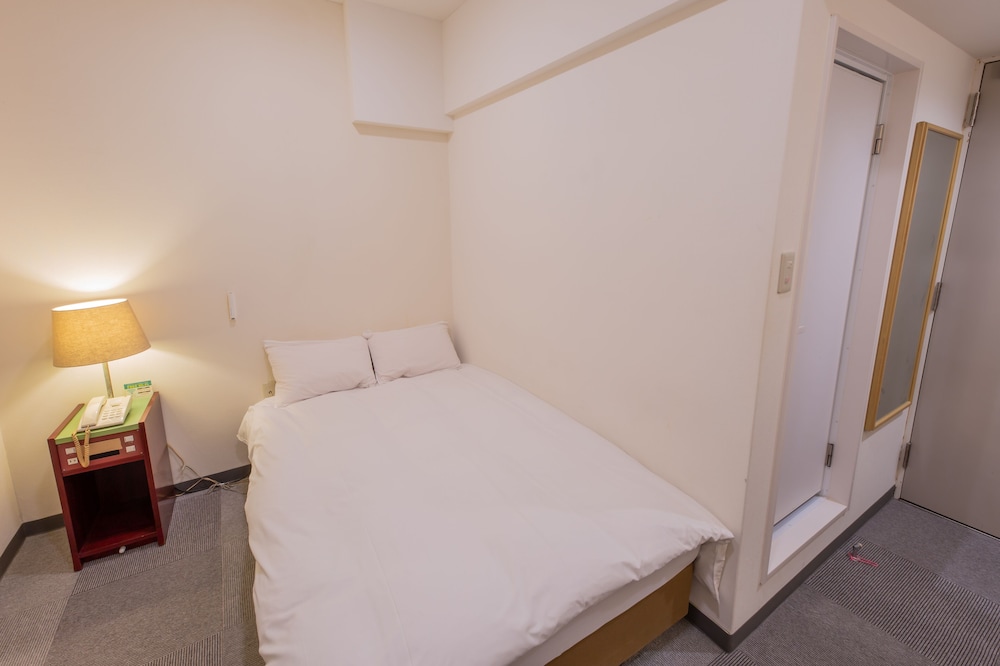 SEMI ROOM, SEMI DOUBLE BED