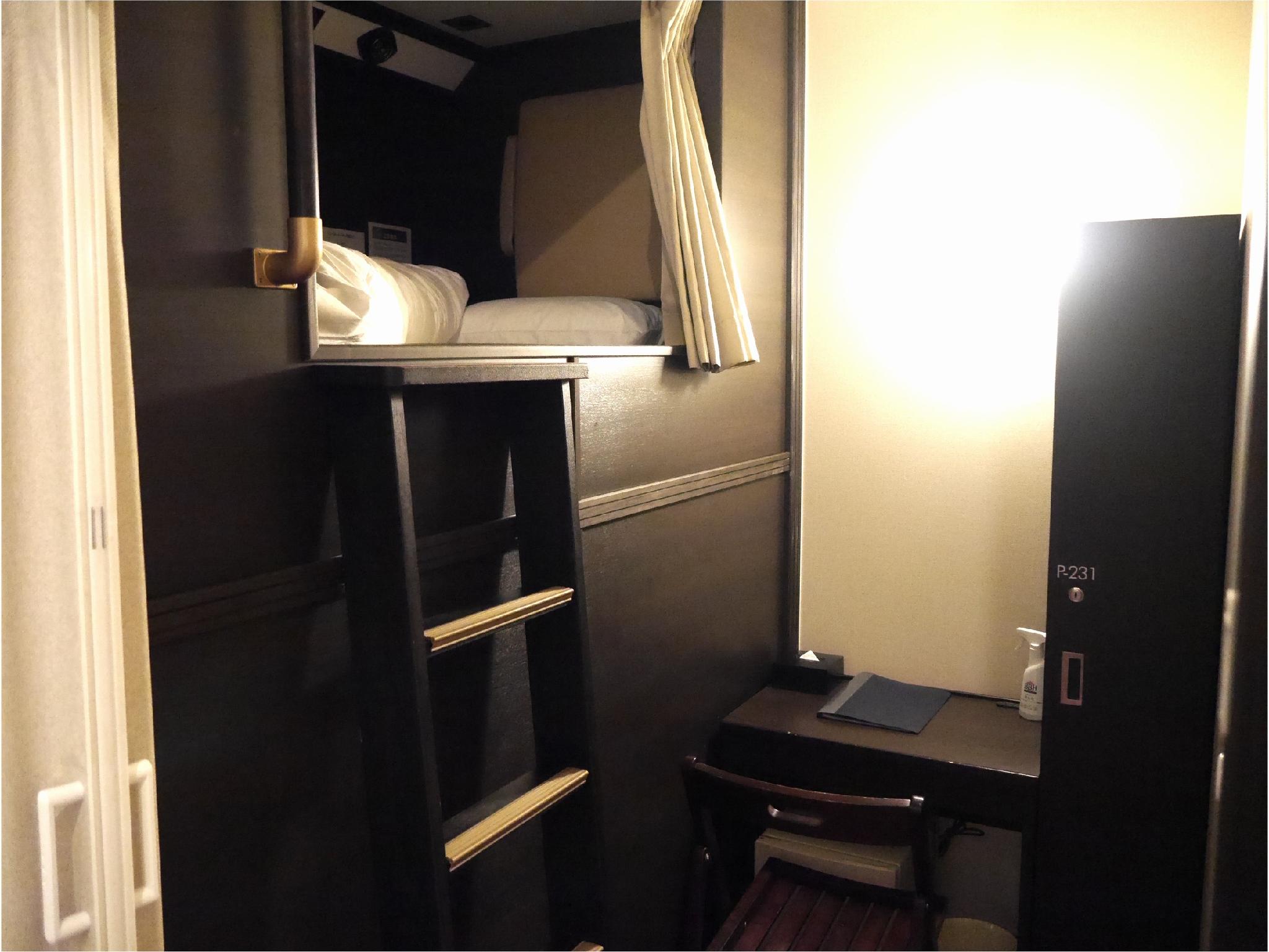 Male Dorm, Cabin, High Floor