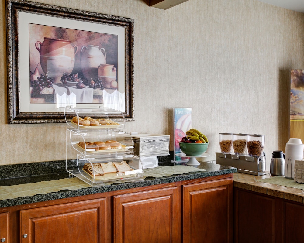 Hawthorn Extended Stay by Wyndham College Station South 6/34