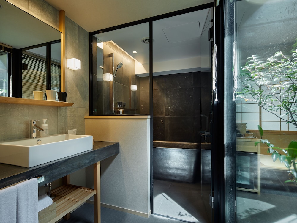 Agora Kyoto Karasuma 50/50