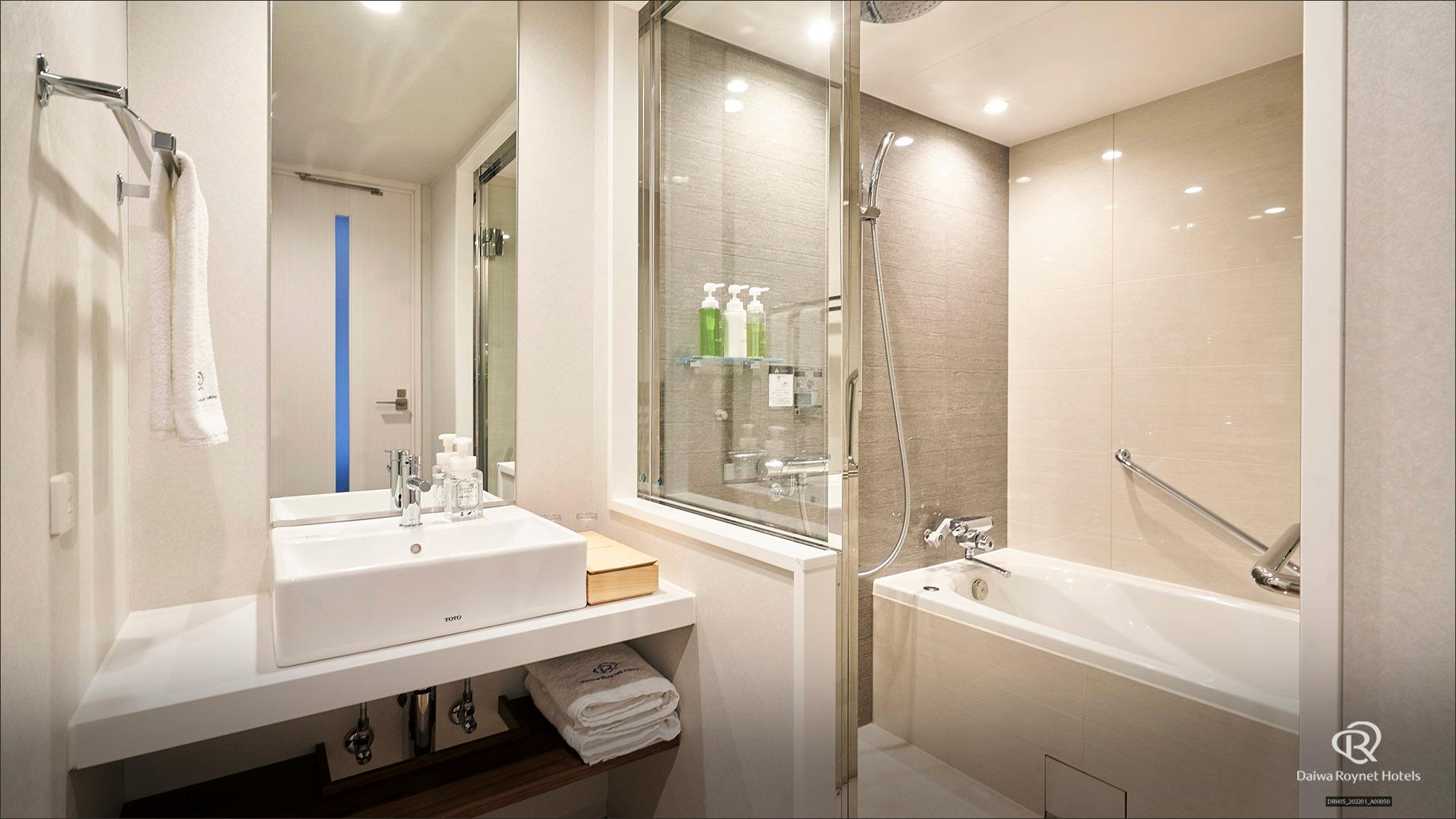 Room, Twin Beds, City View