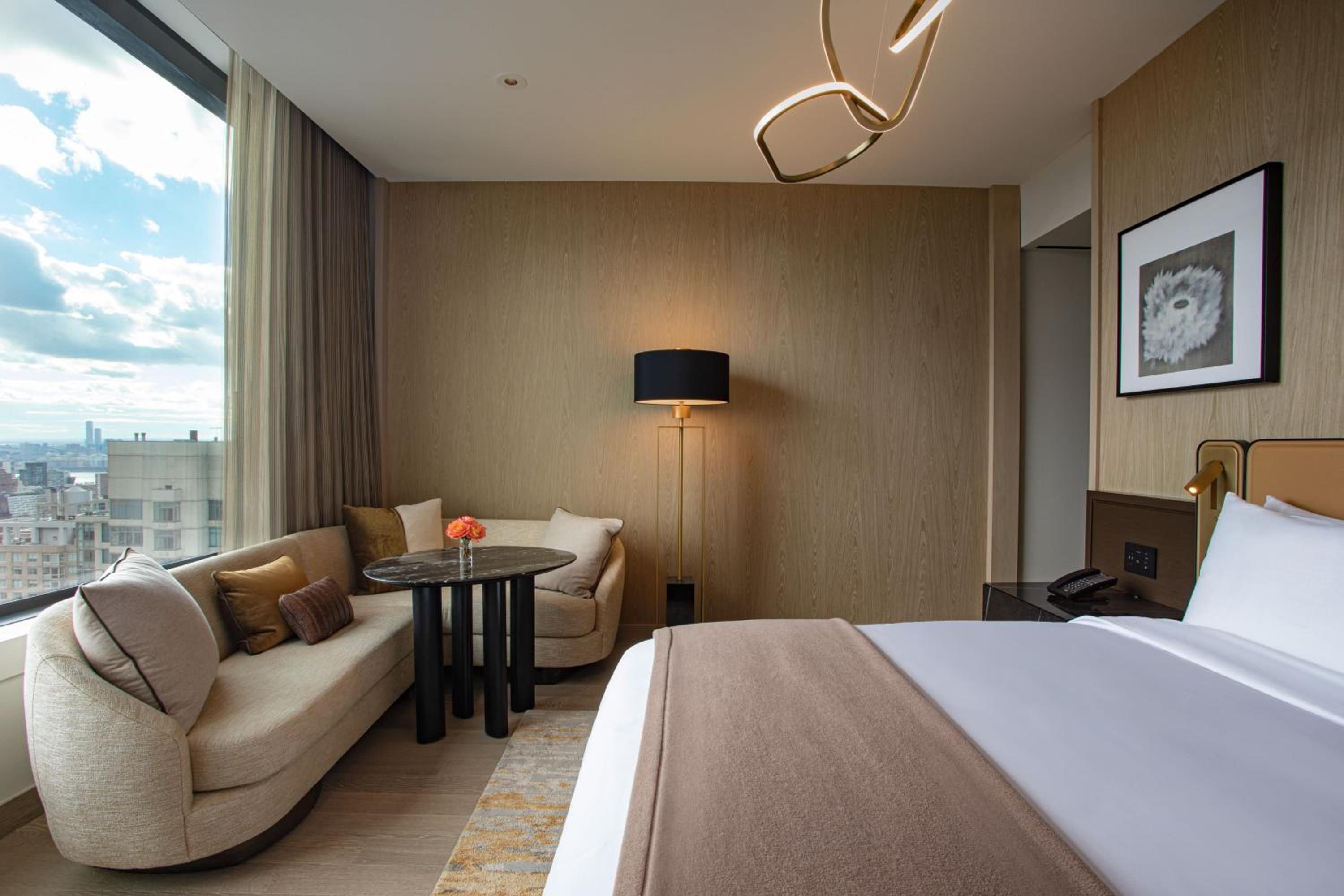 Manhattan, King Bed, Club Floor, High Floor