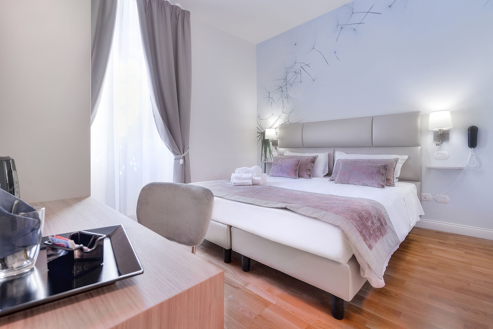 Hotel Cosmos 16/48