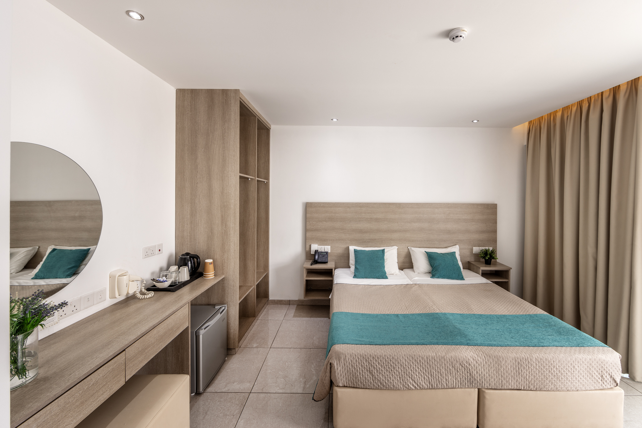 Milea Hotel 46/83