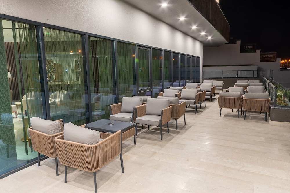 Artes Hotel 25/33