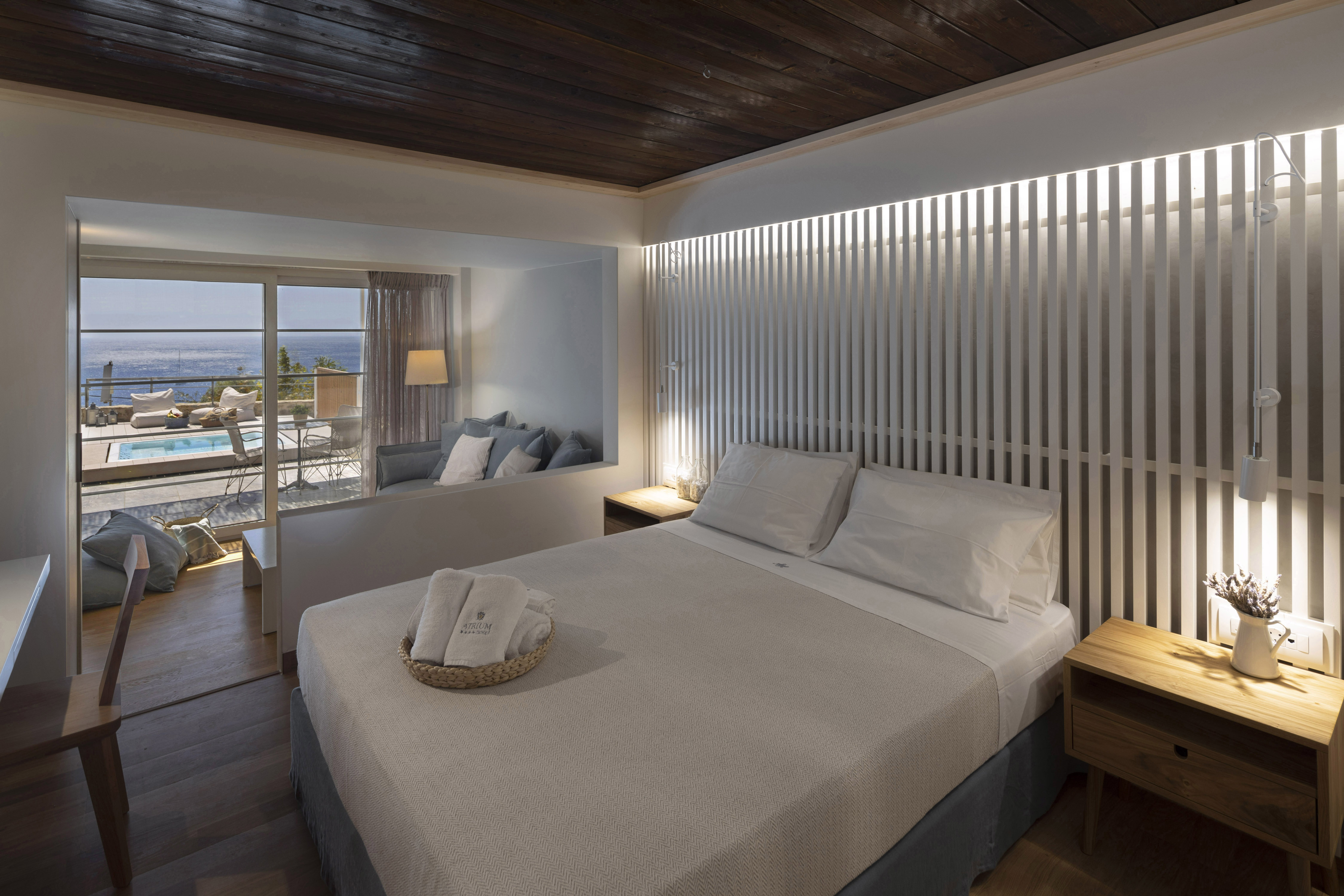 Infinity, Sea View, Shared Pool