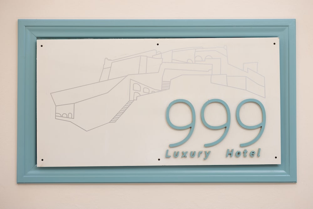 999 Luxury Hotel 29/53