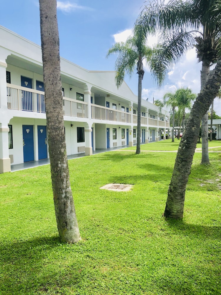 Motel6 Starke, FL 40/49