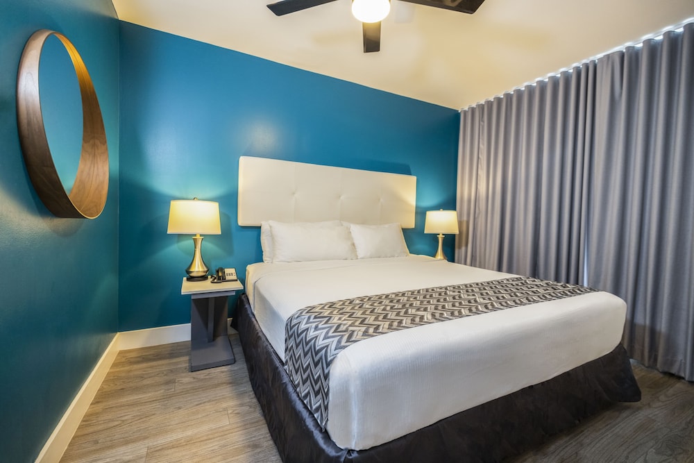 Colony Hotel 30/61