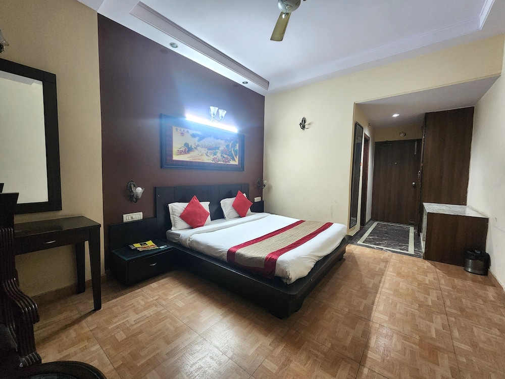 Oyo Rooms 760 Karol Bagh Metro Station 21/50