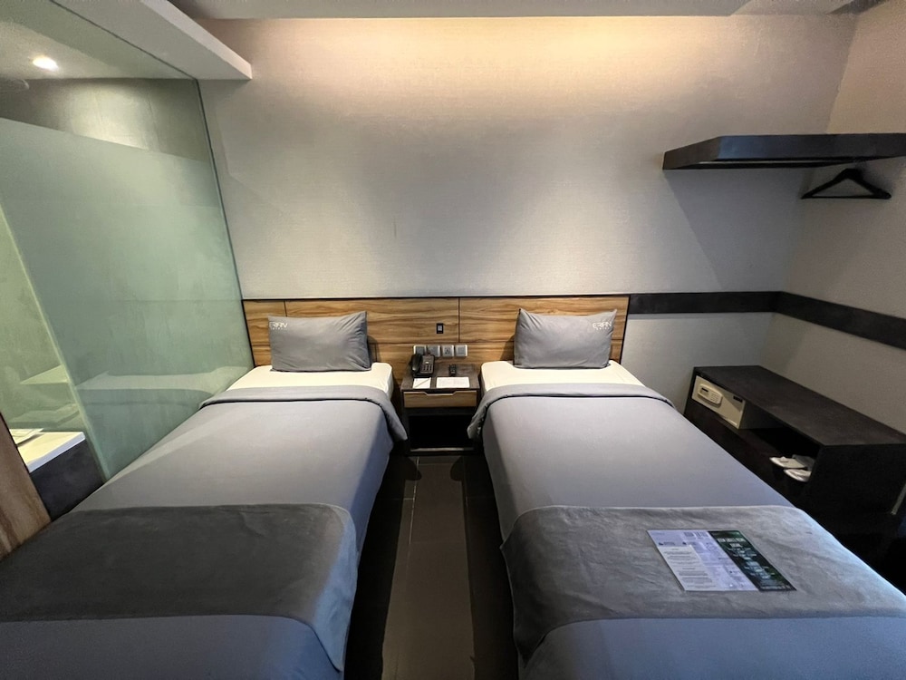 Erian Hotel 16/50
