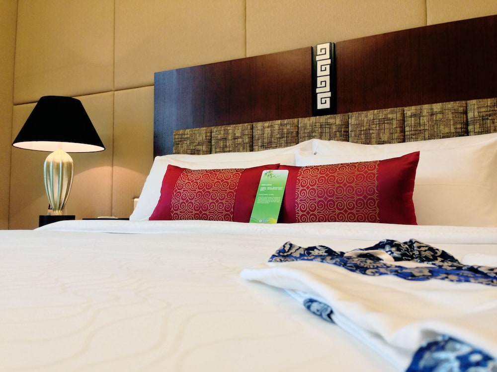 Dong Fang Hotel 26/74