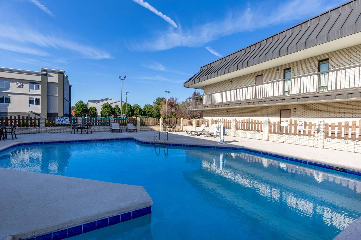 Days Inn by Wyndham Florence/I-95 North 9/42