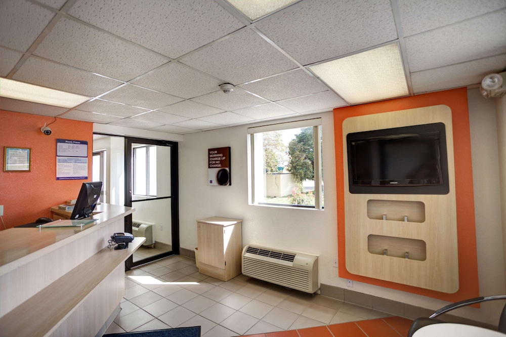 Motel6 Council Bluffs, IA - Omaha East 50/68