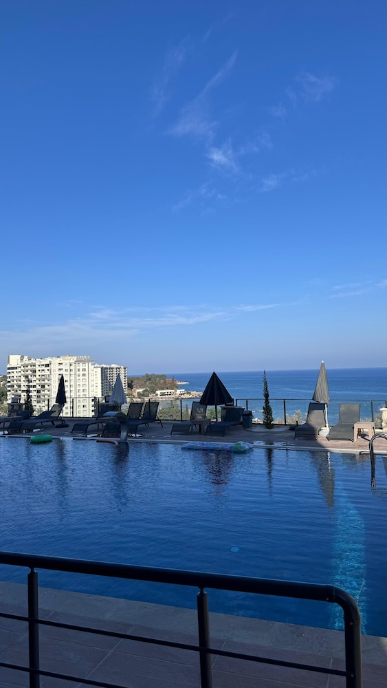 Class Premium Suit Hotel 31/34